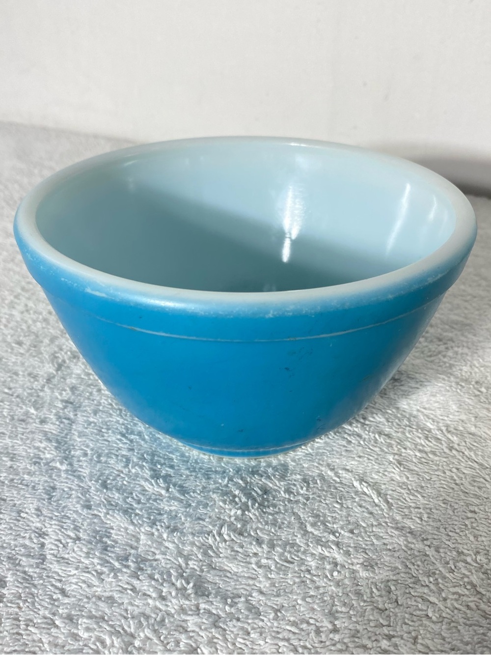 Vintage 1940s PYREX Canada Primary Blue 401 Small Mixing Bowl Grannycore